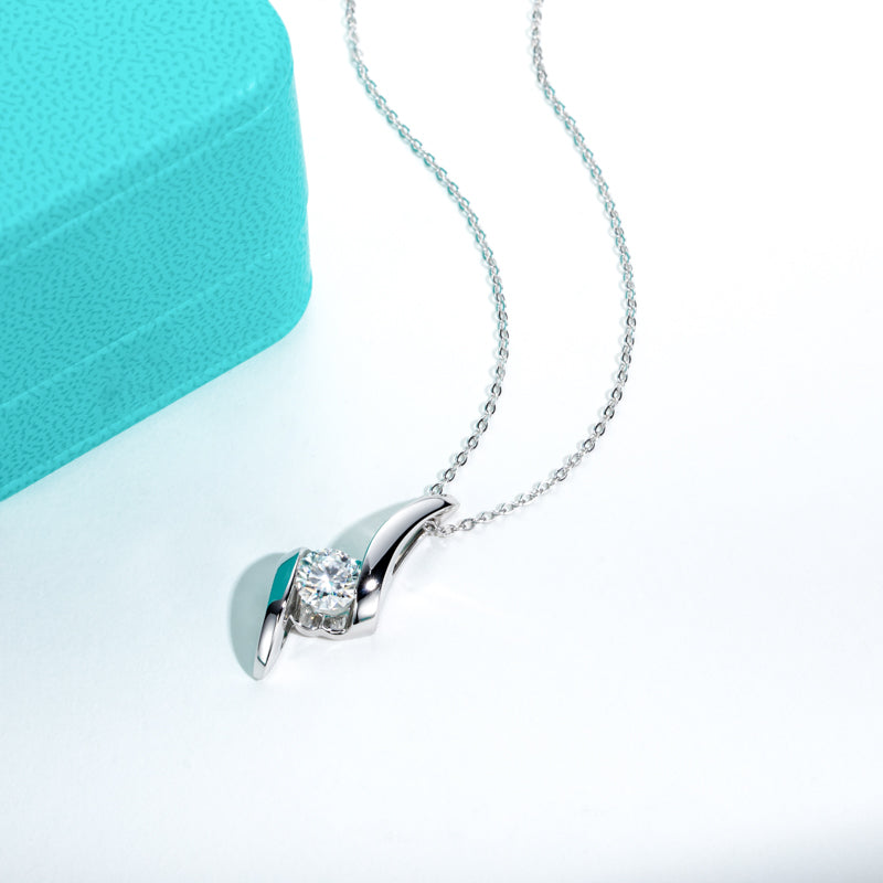 Moissanite Diamond Pendant Necklace (1 ct)