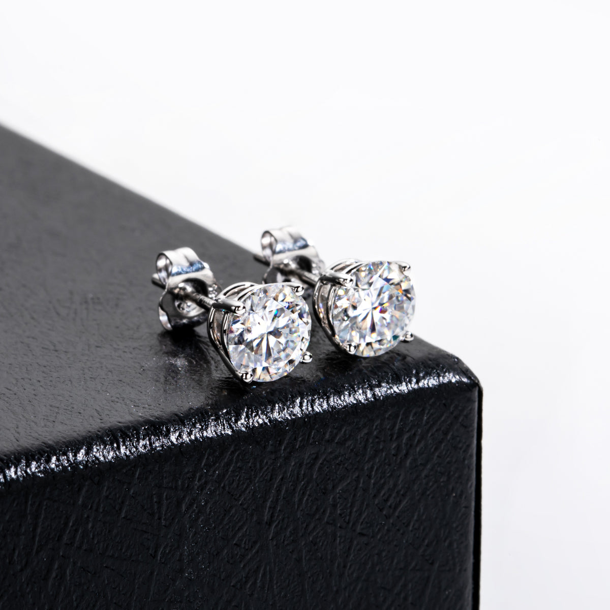 14K Gold Round Moissanite Stud Earrings