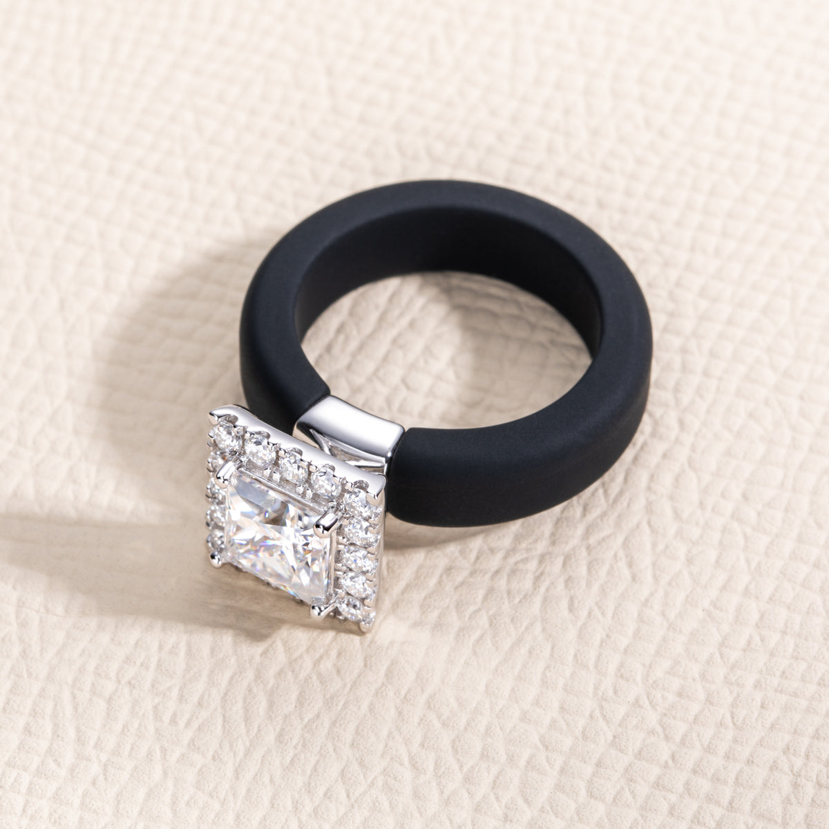 S925 Sterling Silver Princess Cut Moissanite Ring with Silicone Inner Lining