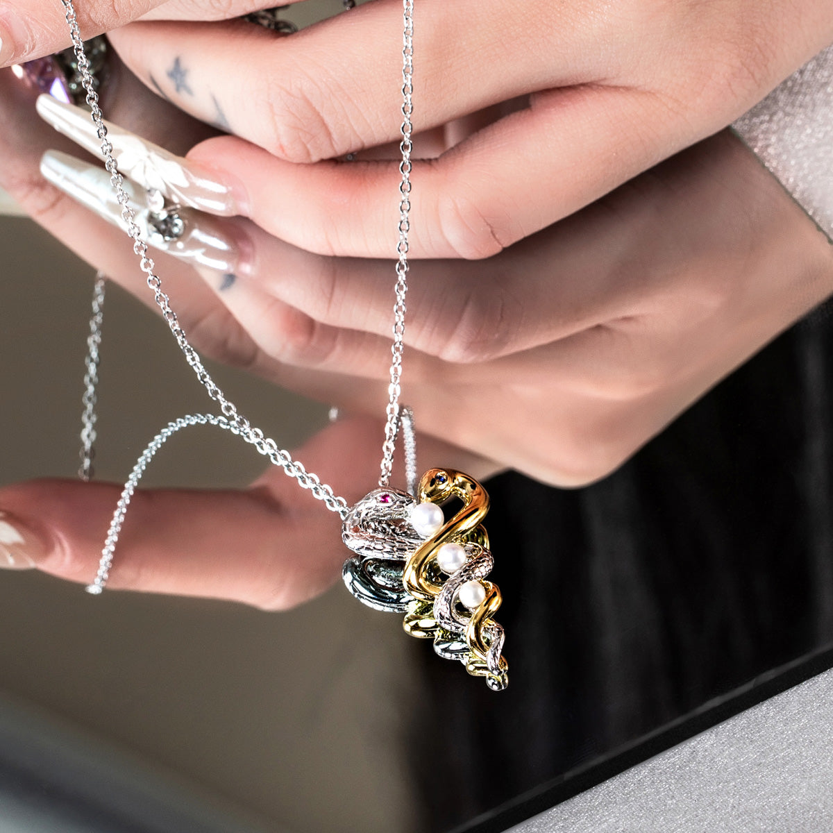Yushi She Pendant Necklace