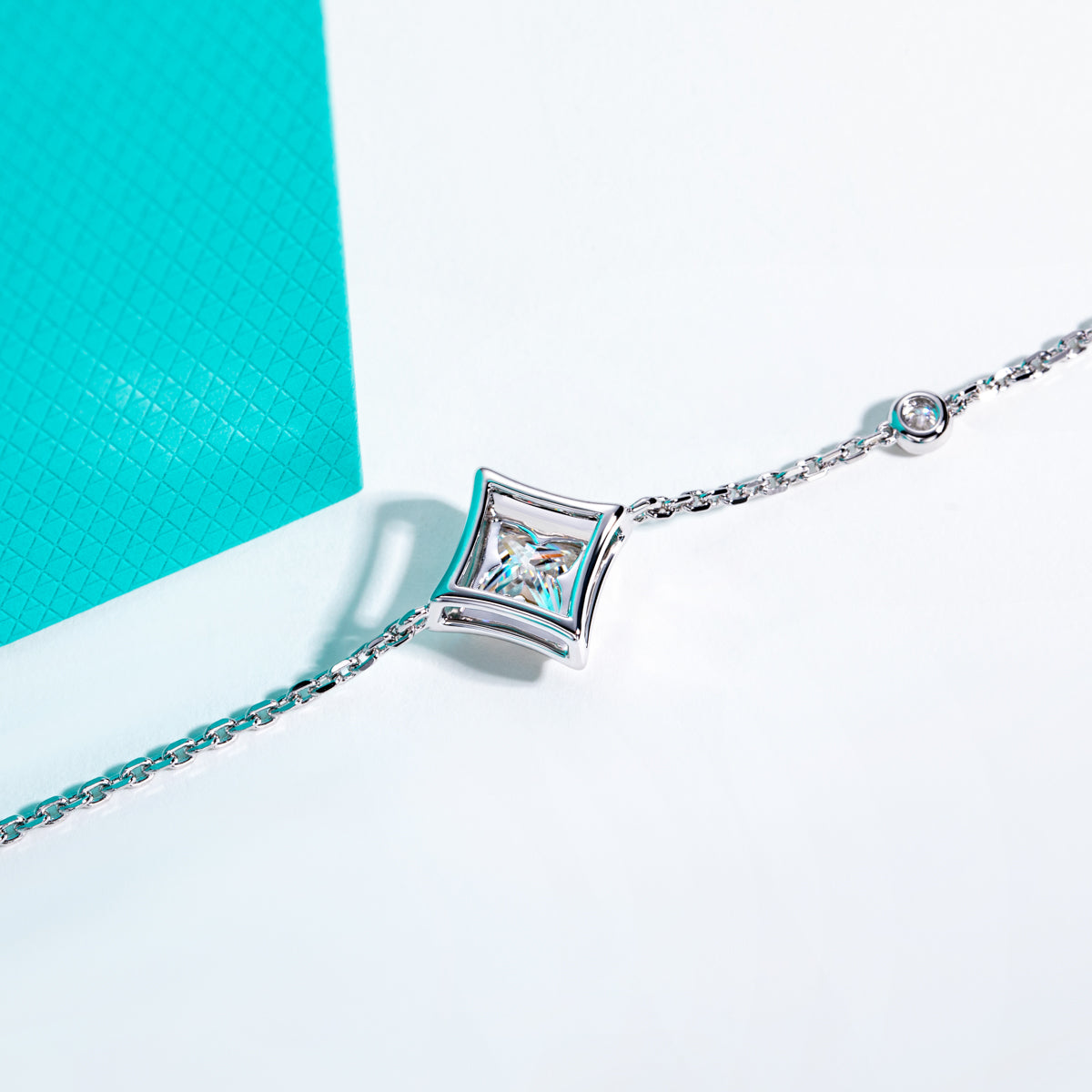 S925‑Silver 2.0 CT Princess‑Cut Moissanite Lily‑Grass Bracelet