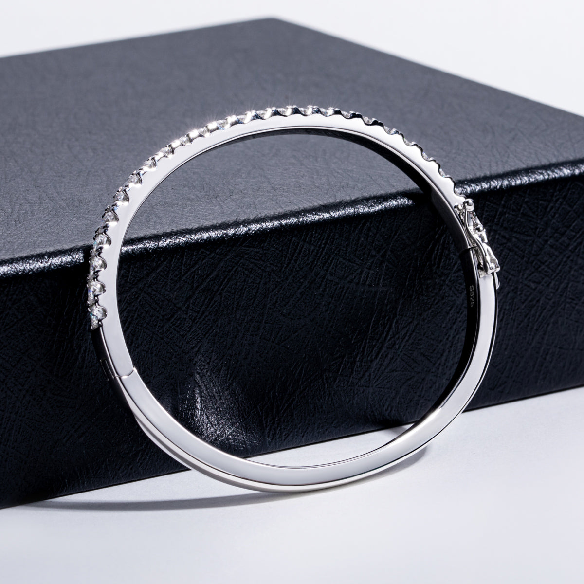 S925 Sterling Silver Round Half Pavé Moissanite Imperial Bangle