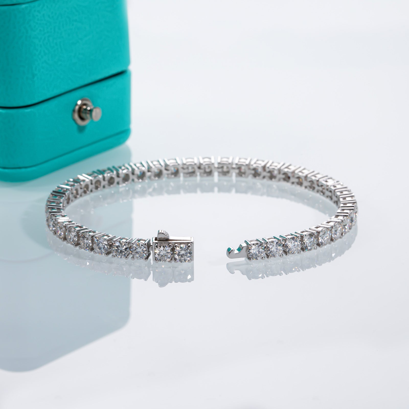 Moissanite Silver Tennis Bracelet (11.1-13.8 cttw)