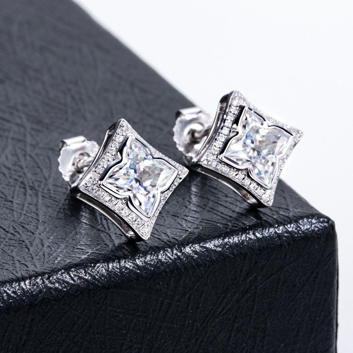S925‑Silver 1.2 CT Princess‑Cut Moissanite Lily‑Shaped Stud Earrings