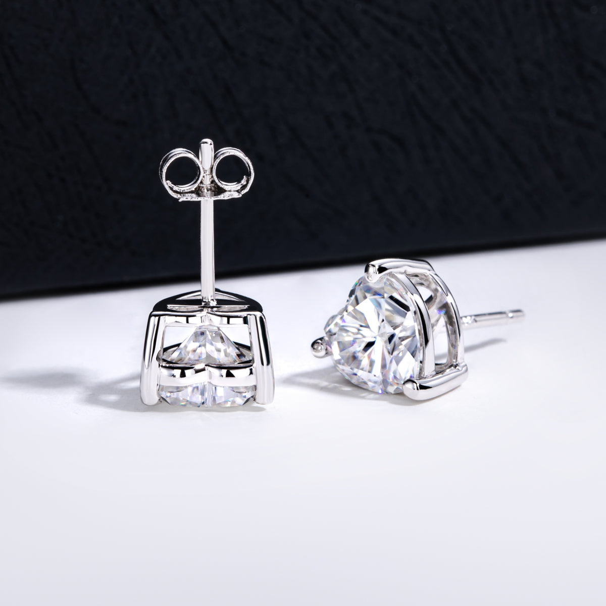 S925 Sterling Silver Heart-shaped Moissanite Stud Earrings
