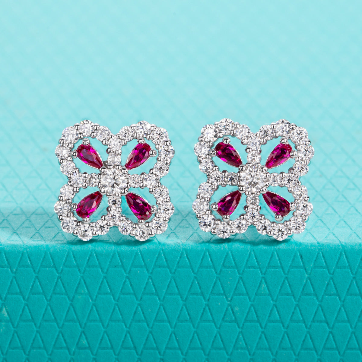 S925 Sterling Silver Light Luxury Four Leaf Clover Moissanite Earrings