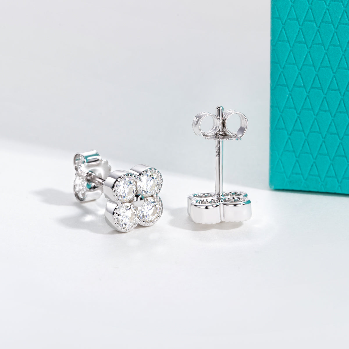 S925 Sterling Silver Moissanite Four Leaf Clover Stud Earrings