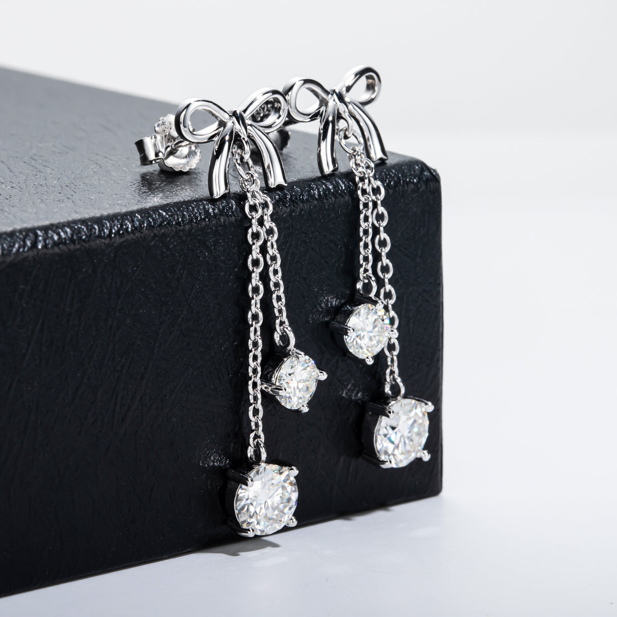 S925 Sterling Silver Classic Bow Moissanite Earrings