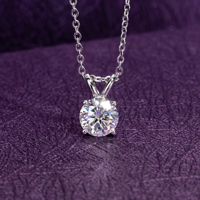 14K Round Brilliant Cut Moissanite Diamond Pendants Necklace (1 ct)