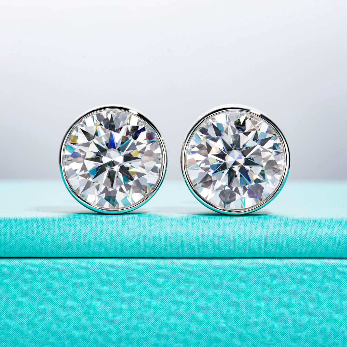 5mm Round Moissanite Stud Earrings