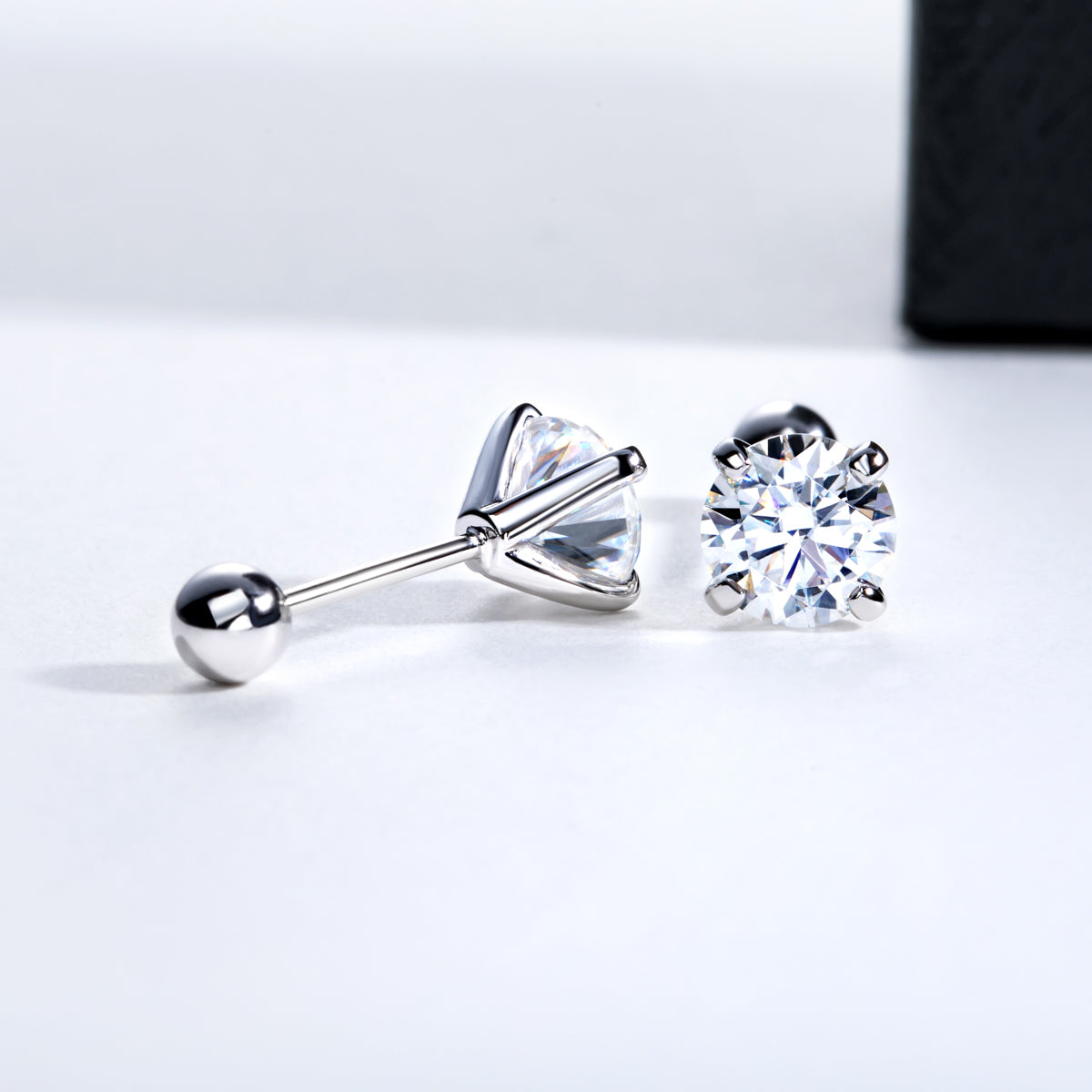 S925 Sterling Silver Round Moissanite 4-Prong Stud Earrings