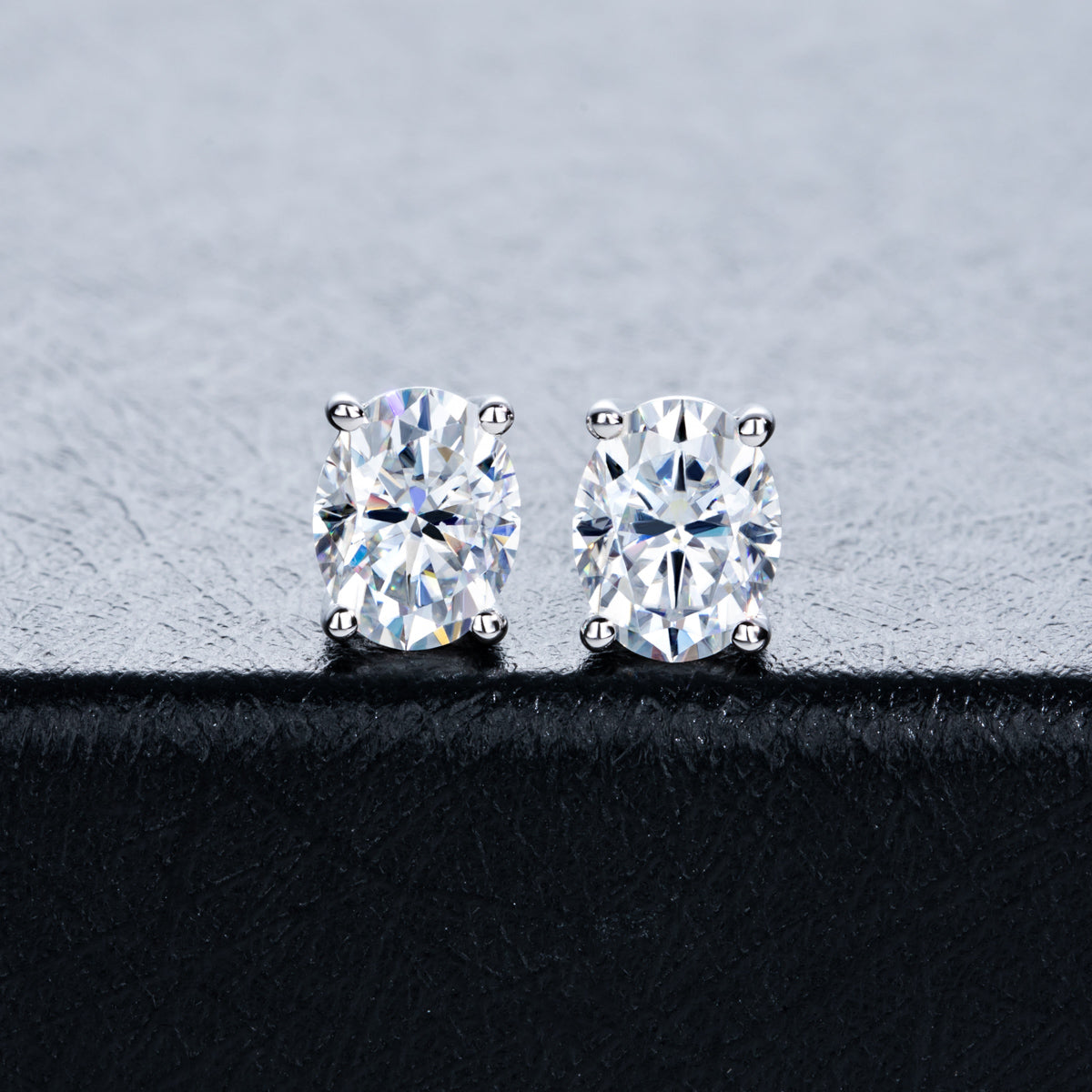 S925‑Silver Oval Moissanite Stud Earrings
