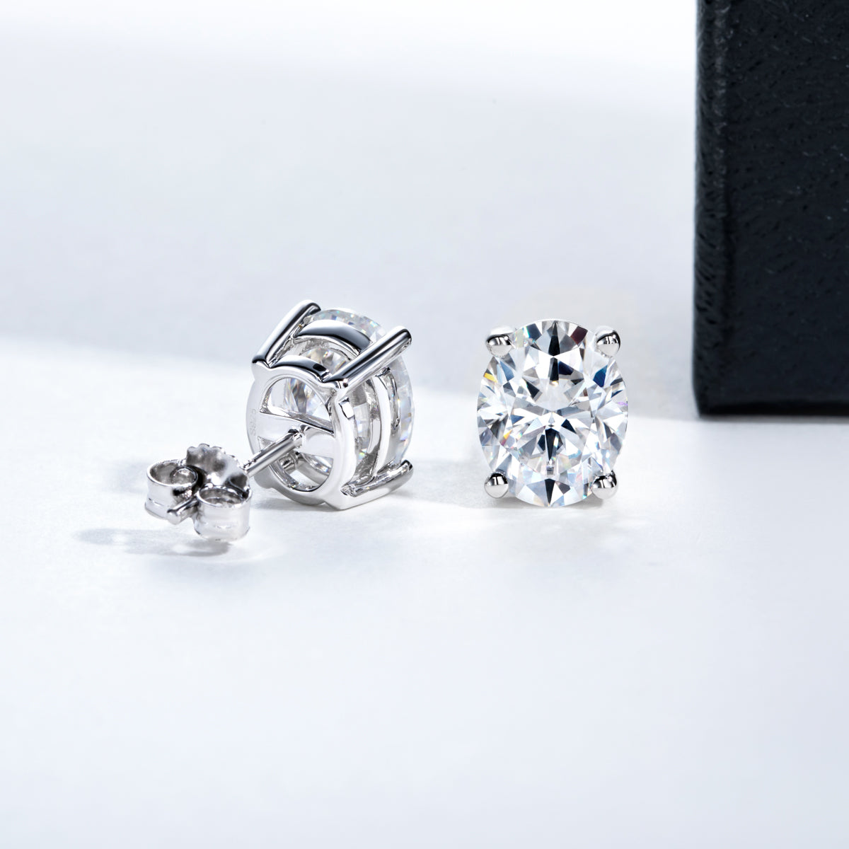 S925‑Silver Oval Moissanite Stud Earrings