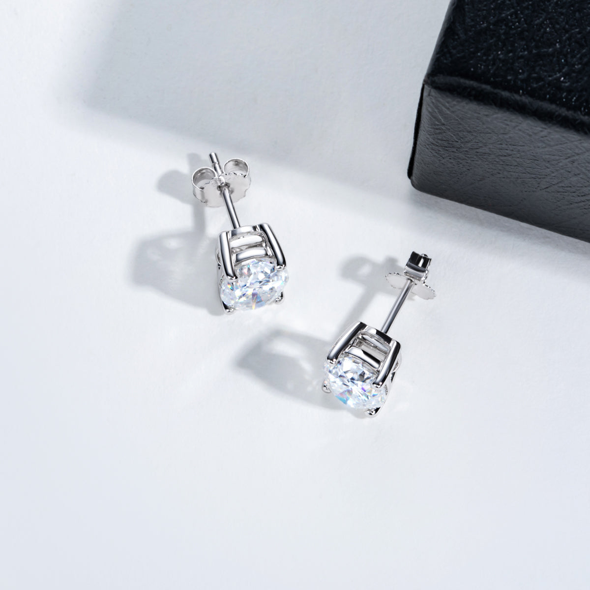 S925‑Silver Oval Moissanite Stud Earrings
