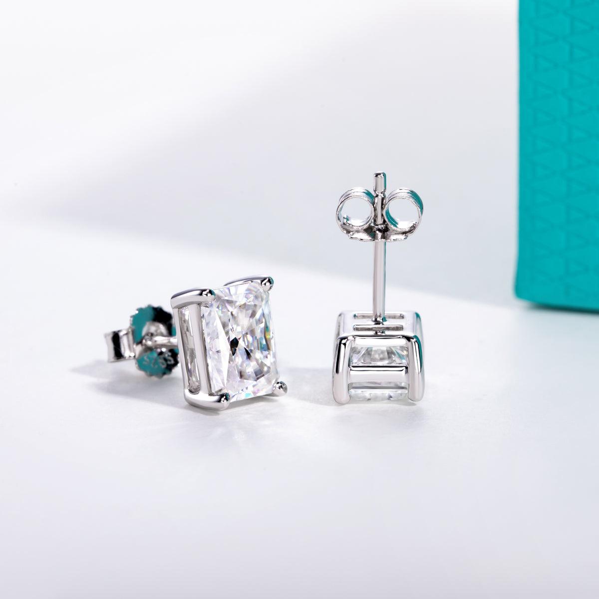 S925‑Silver Radiant‑Cut Moissanite Stud Earrings