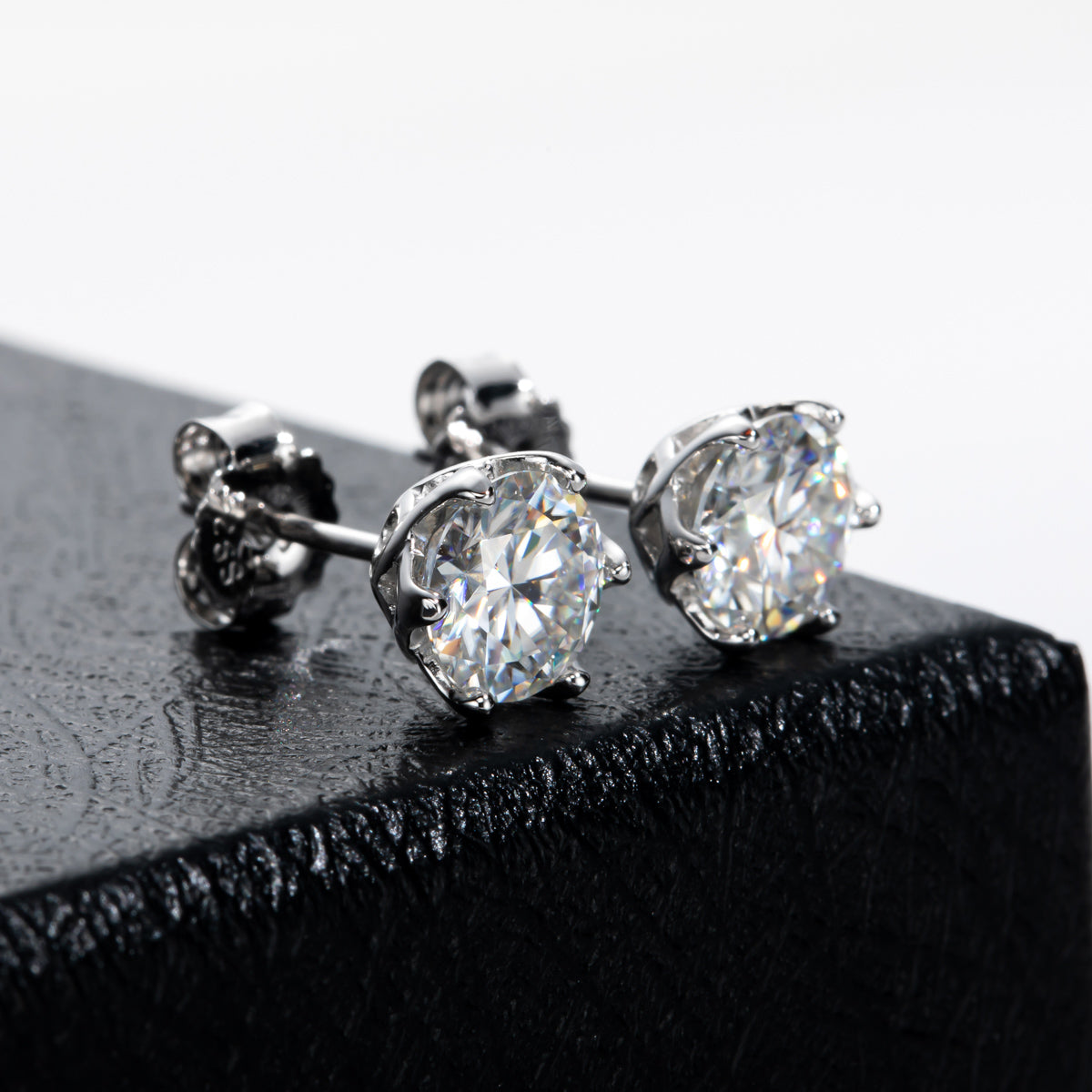 1CT Classic Moissanite Silver Stud Earrings