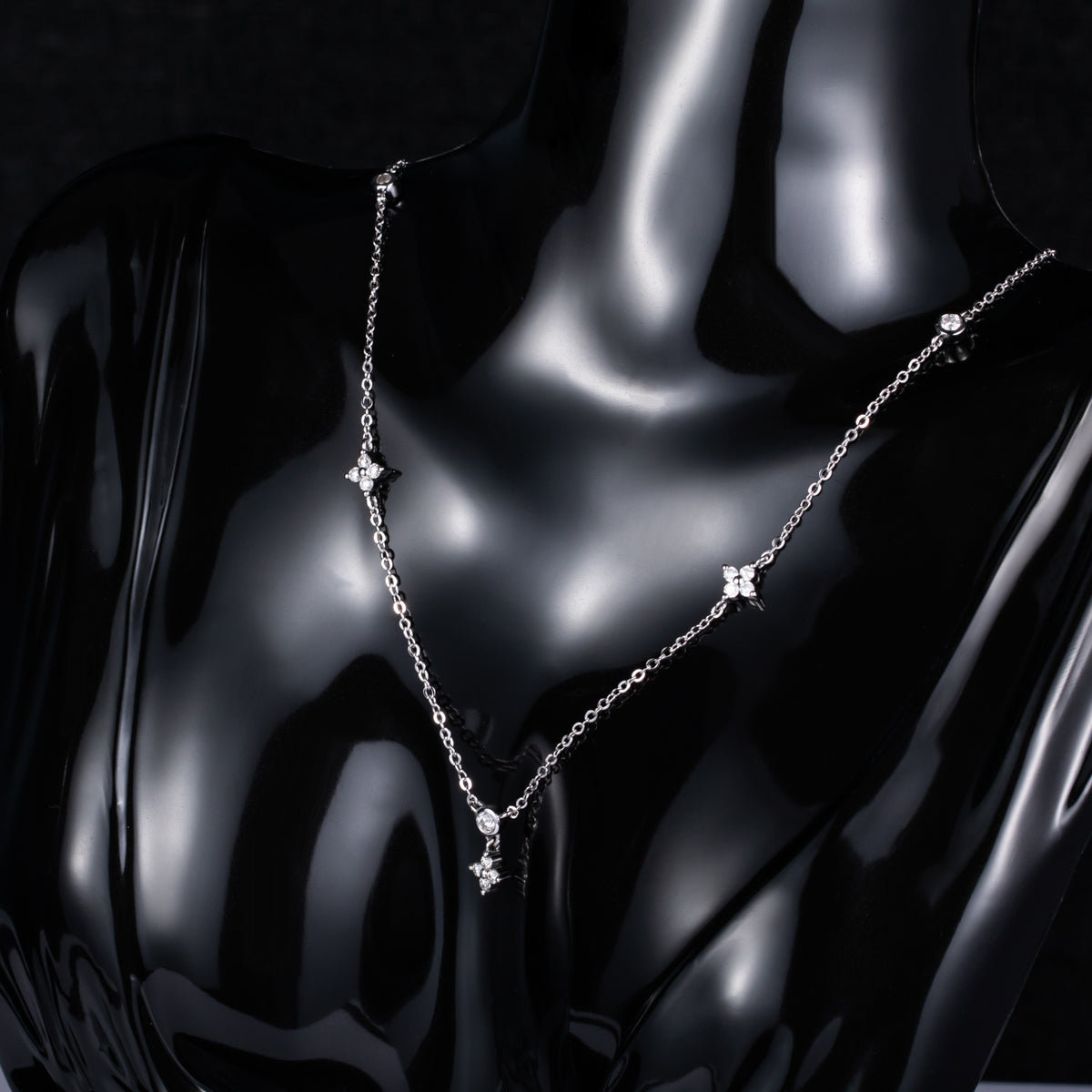 S925 Sterling Silver Four-Leaf Clover Moissanite Clavicle Necklace