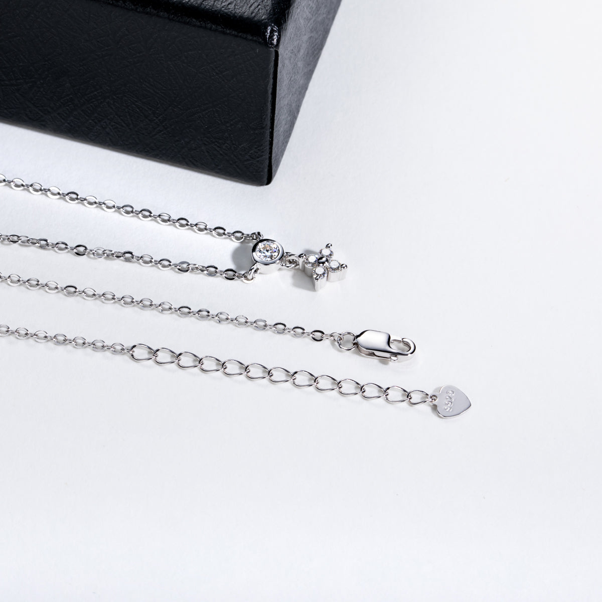 S925 Sterling Silver Four-Leaf Clover Moissanite Clavicle Necklace