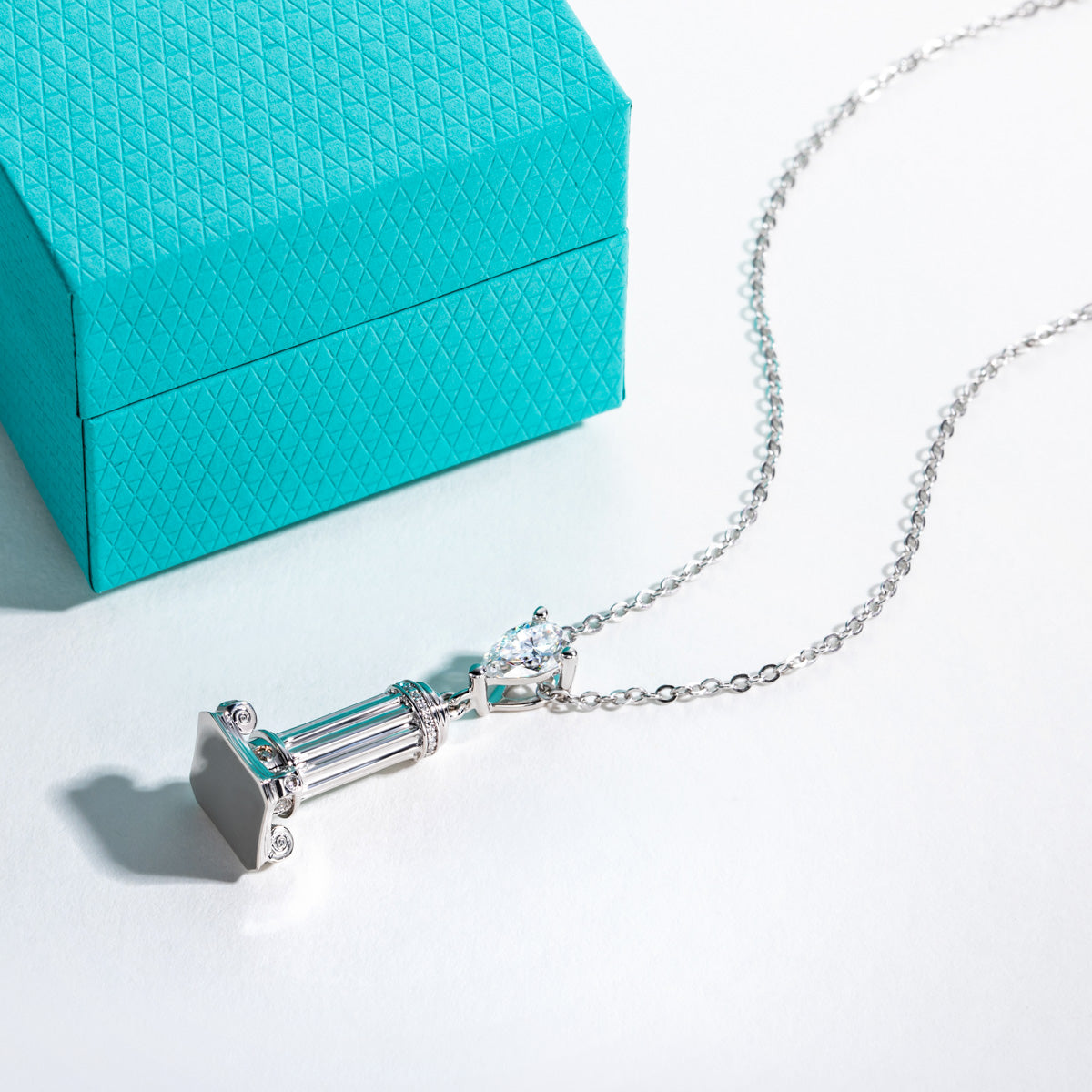 S925 Sterling Silver Teardrop Moissanite Roman Column Pendant
