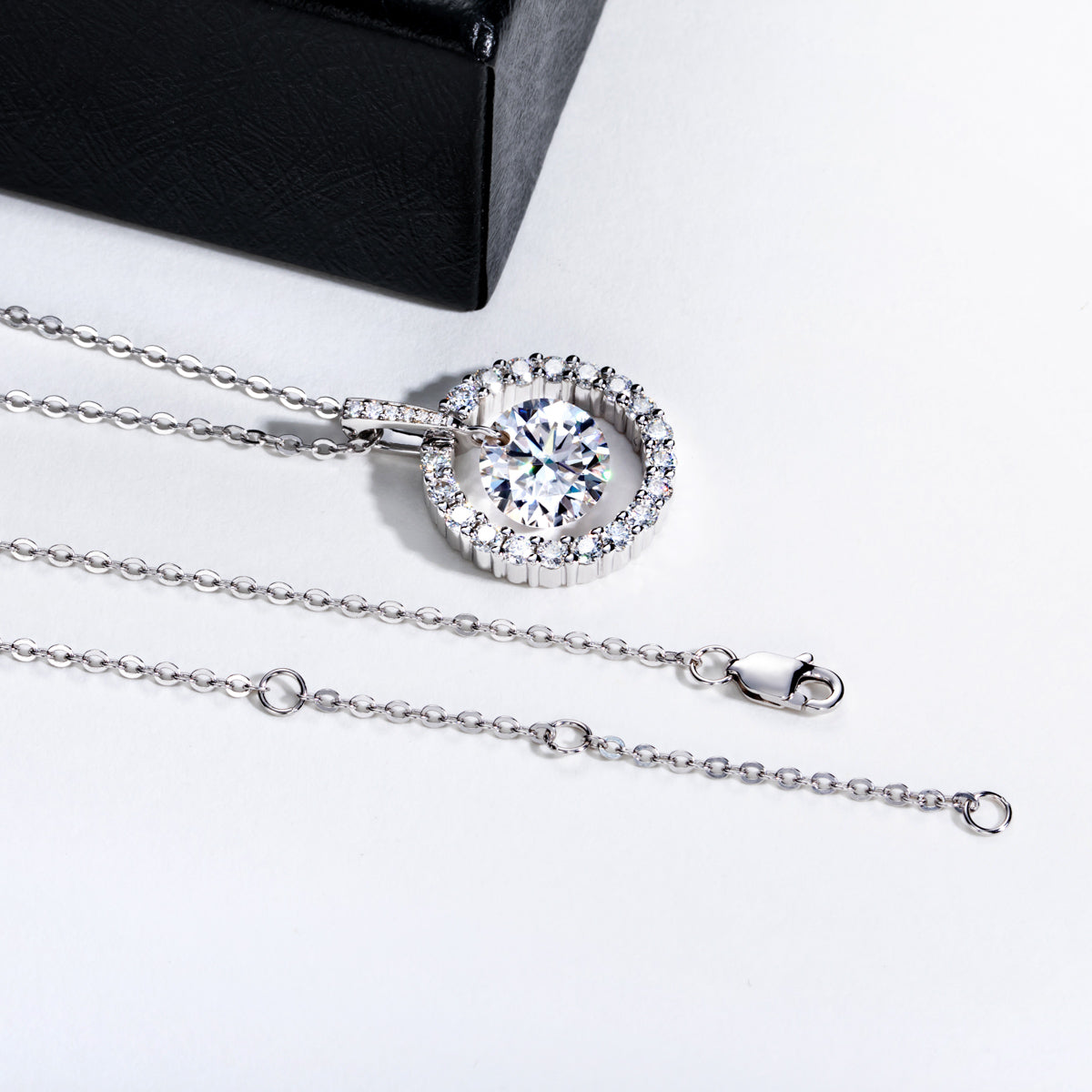 S925 Sterling Silver Round Pierced Moissanite Pendant