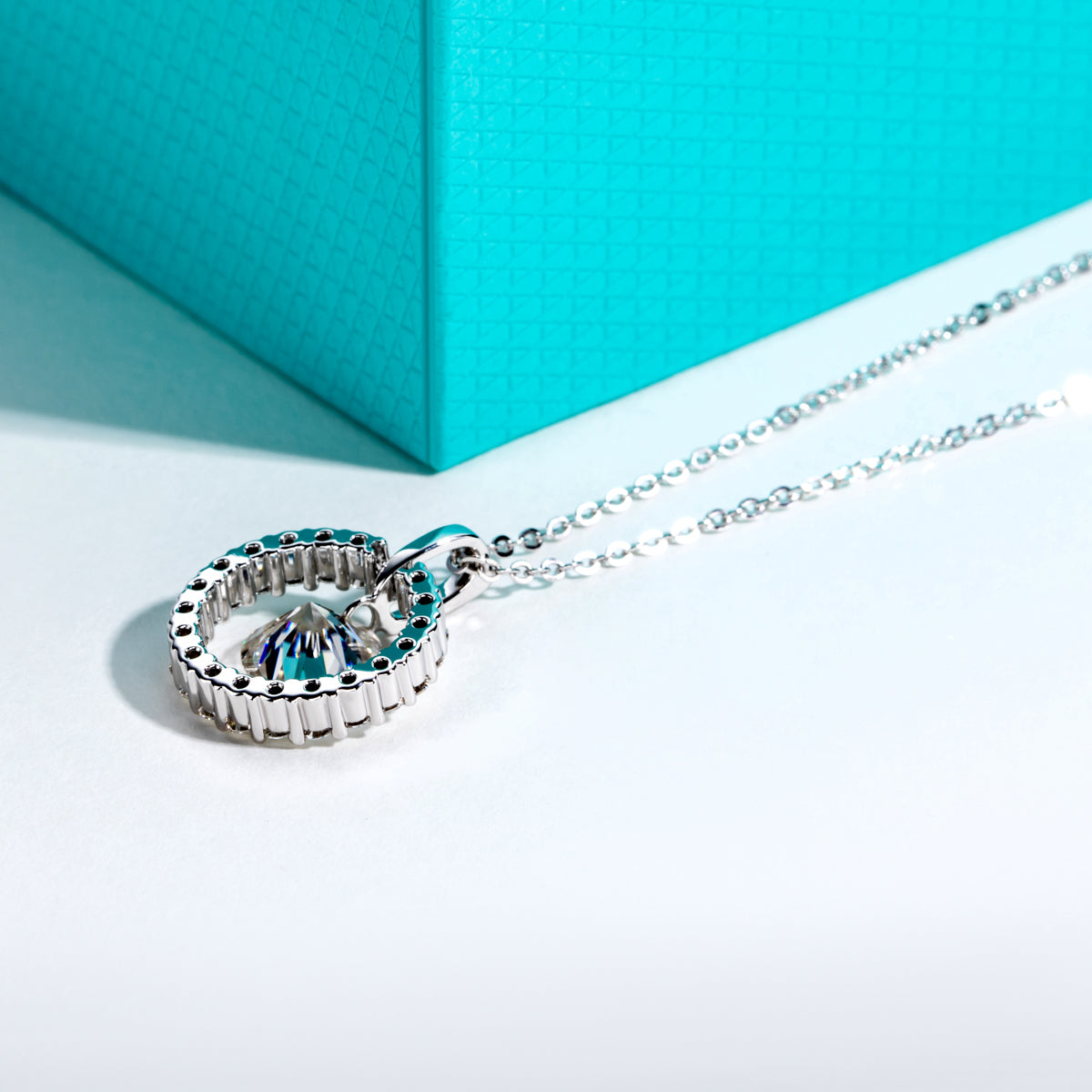 S925 Sterling Silver Round Pierced Moissanite Pendant