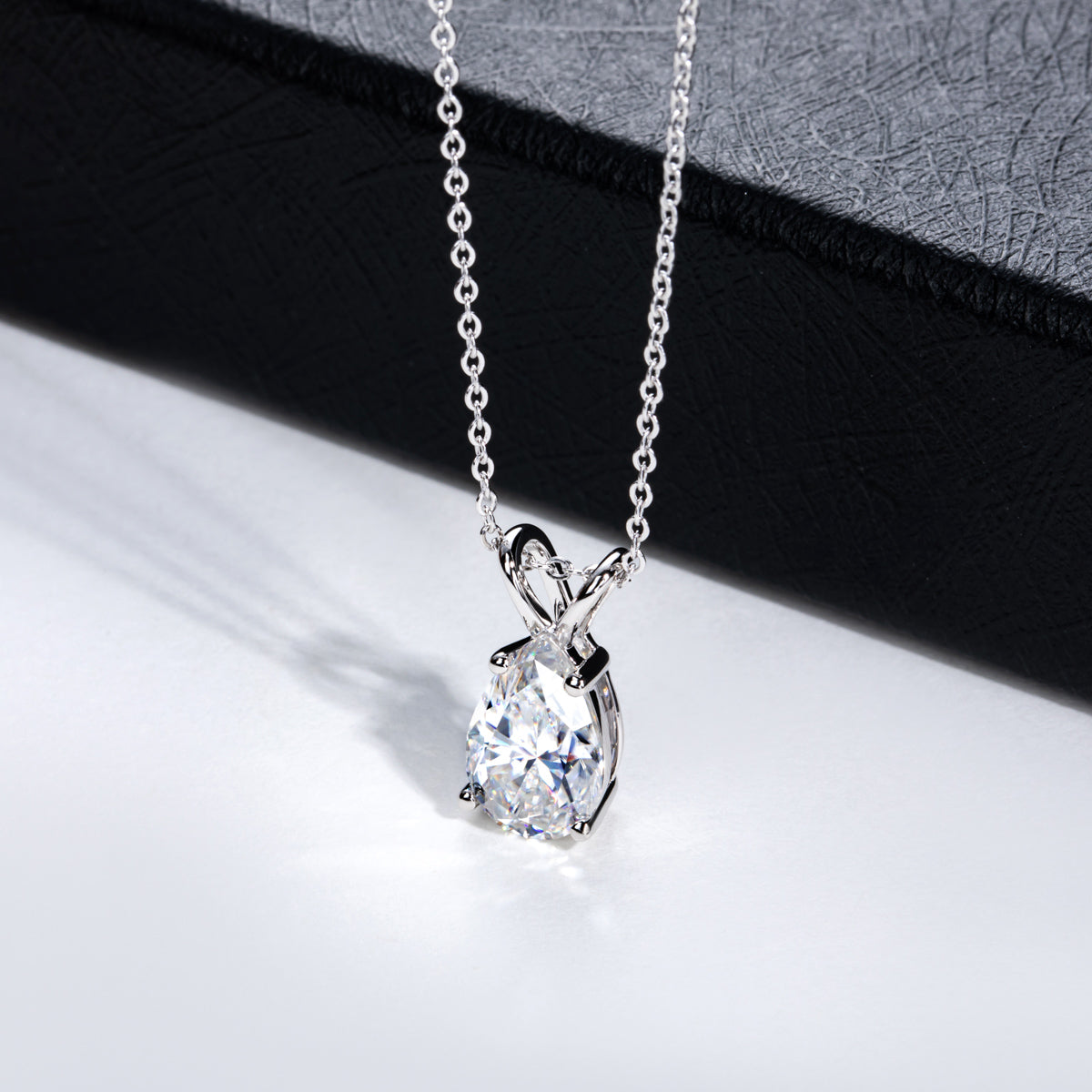 S925 Silver Pear Shaped Cut Moissanite Pendant