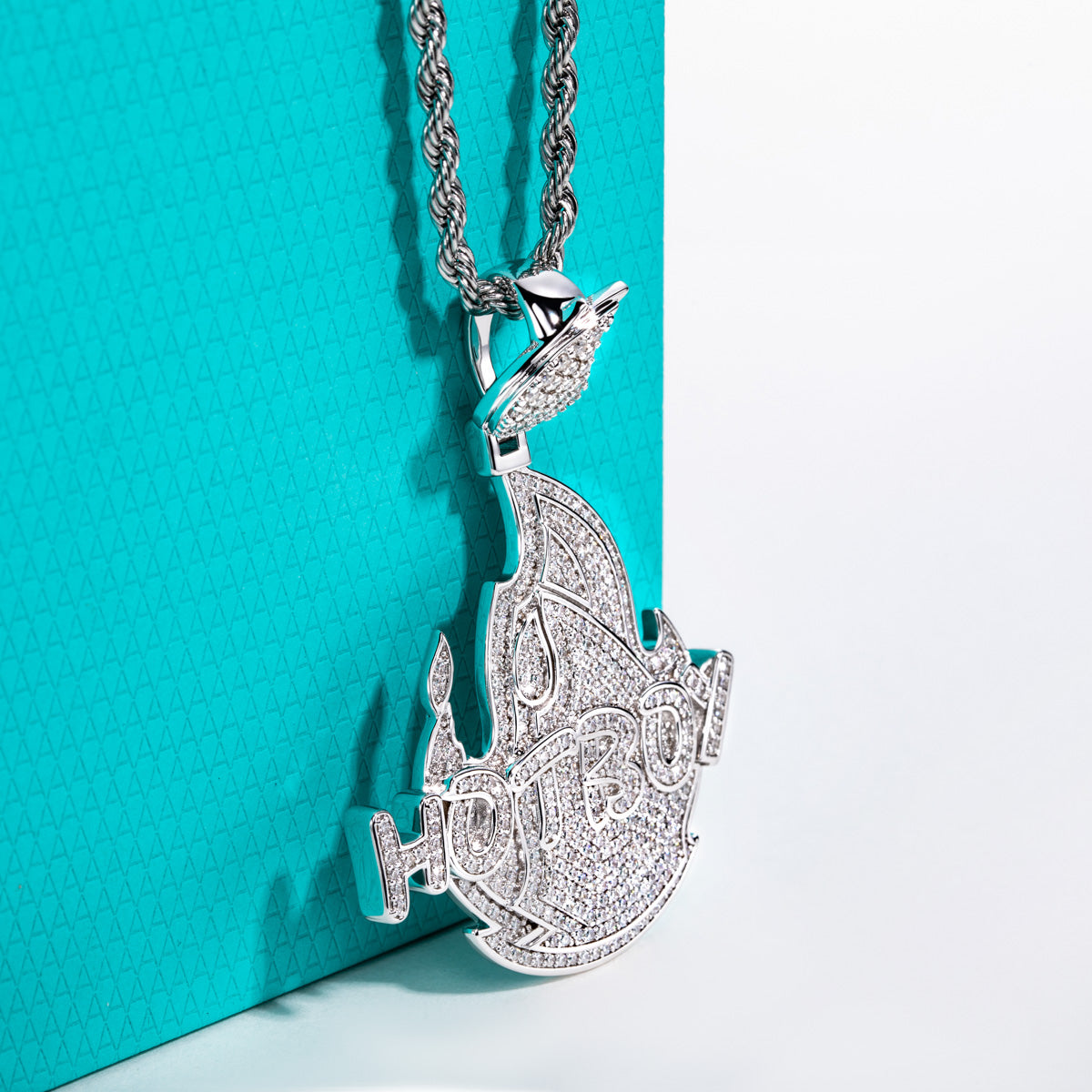 Moissanite‑encrusted Hip‑Hop Flame Pendant