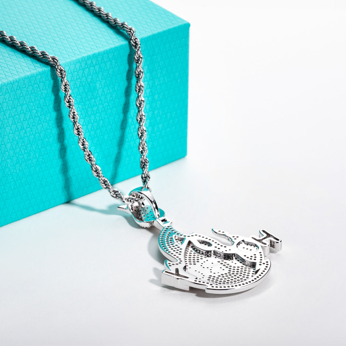 Moissanite‑encrusted Hip‑Hop Flame Pendant