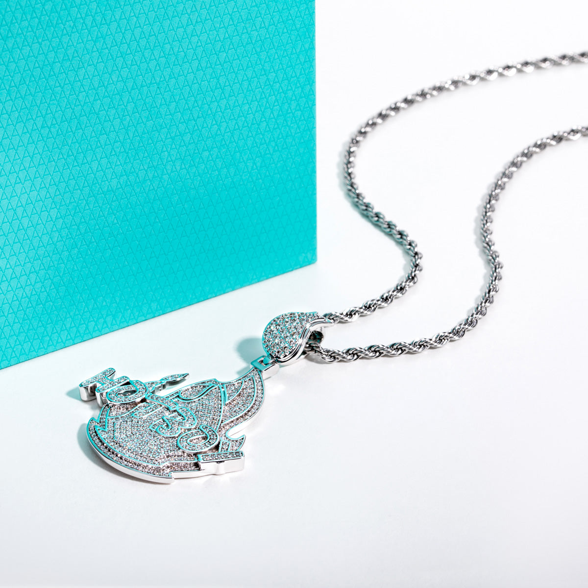 Moissanite‑encrusted Hip‑Hop Flame Pendant