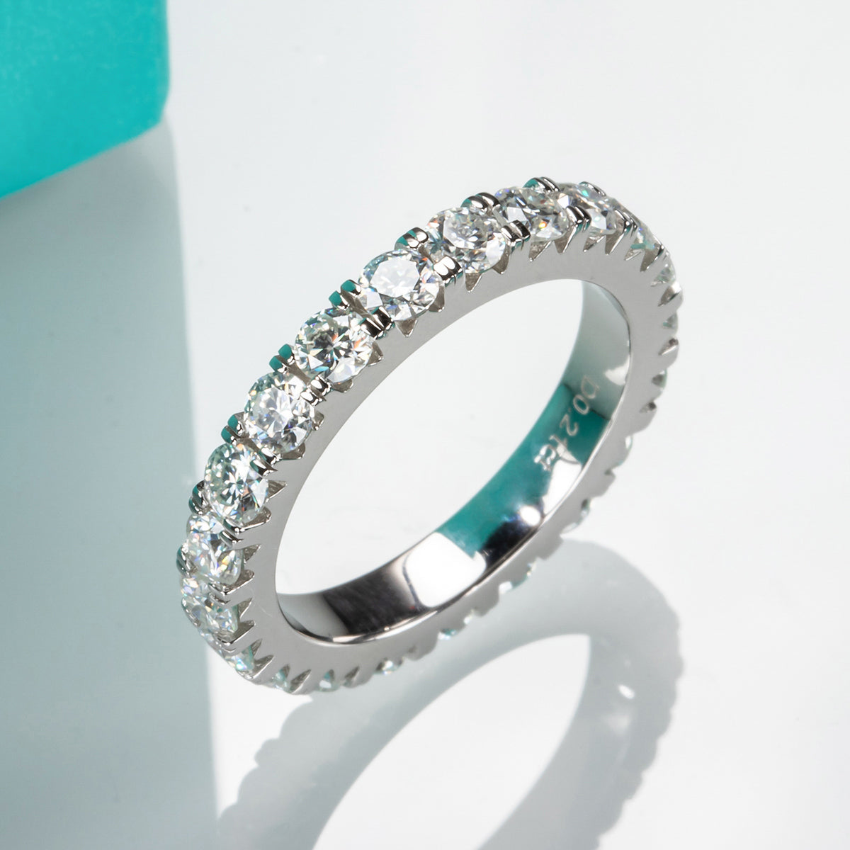 Round Cut Moissanite Wedding Band (2.4cttw)