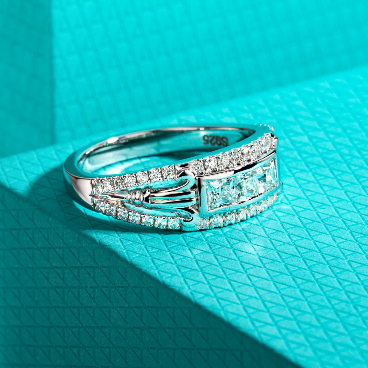 S925 Sterling Silver Roman Column Moissanite Ring