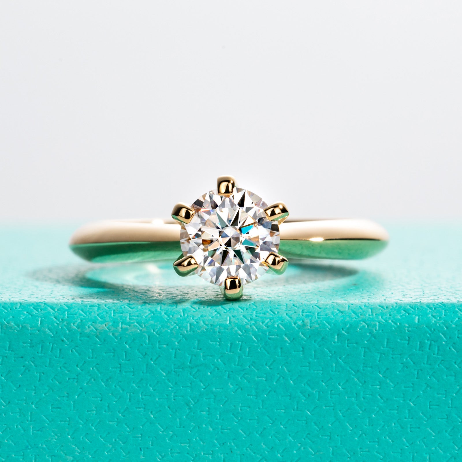 Round Cut Moissanite Engagement Ring (1/2/3 ct)
