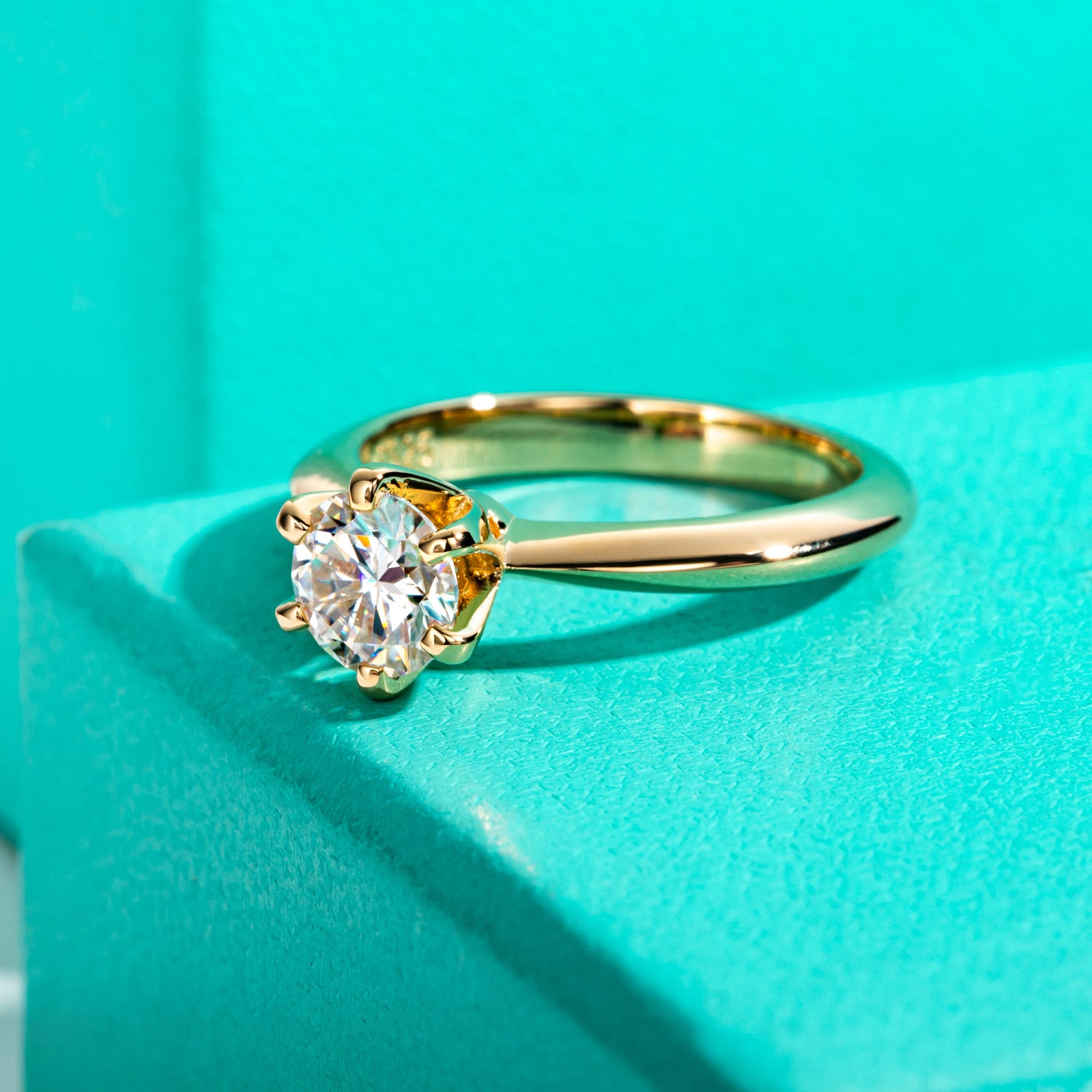Round Cut Moissanite Engagement Ring (1/2/3 ct)