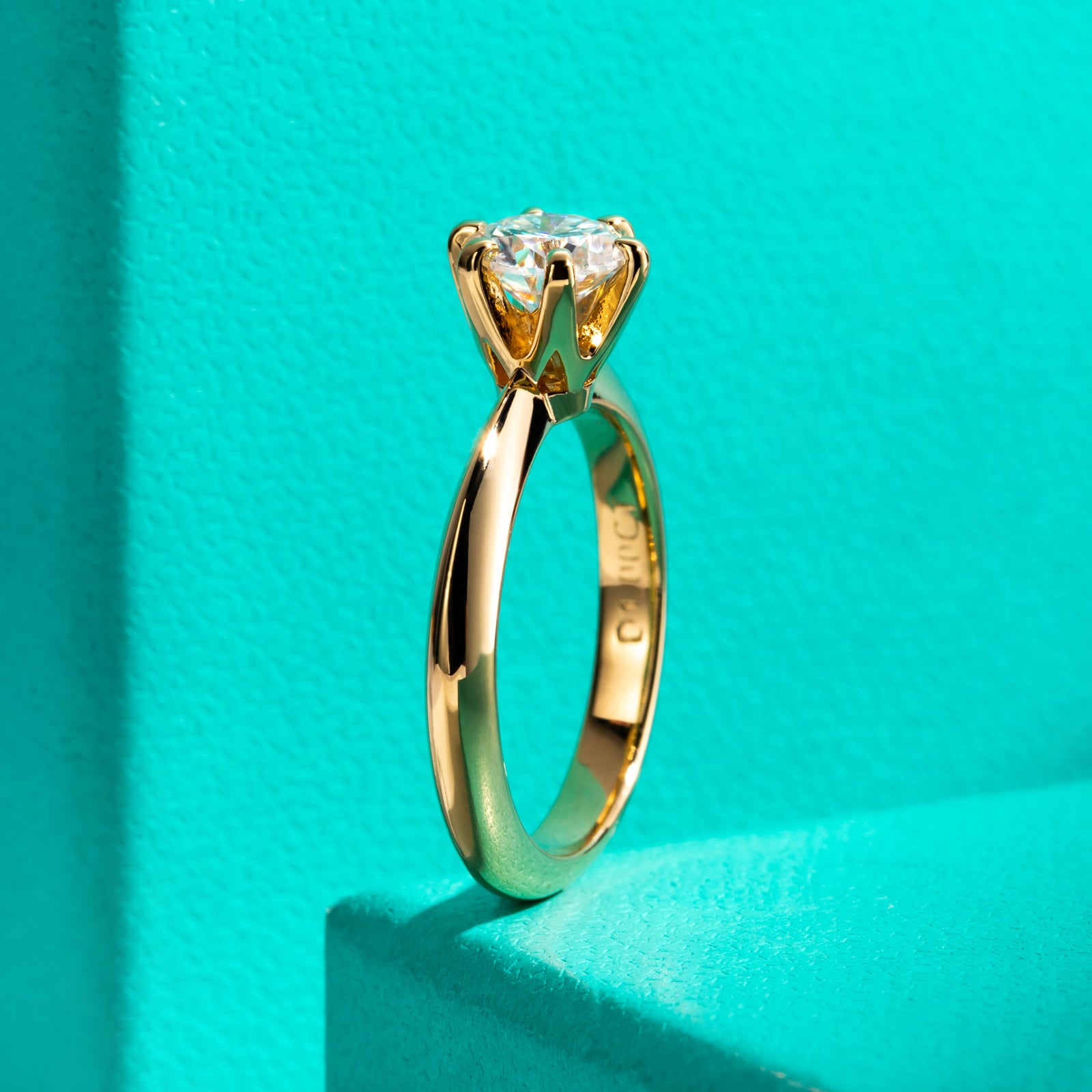 Round Cut Moissanite Engagement Ring (1/2/3 ct)