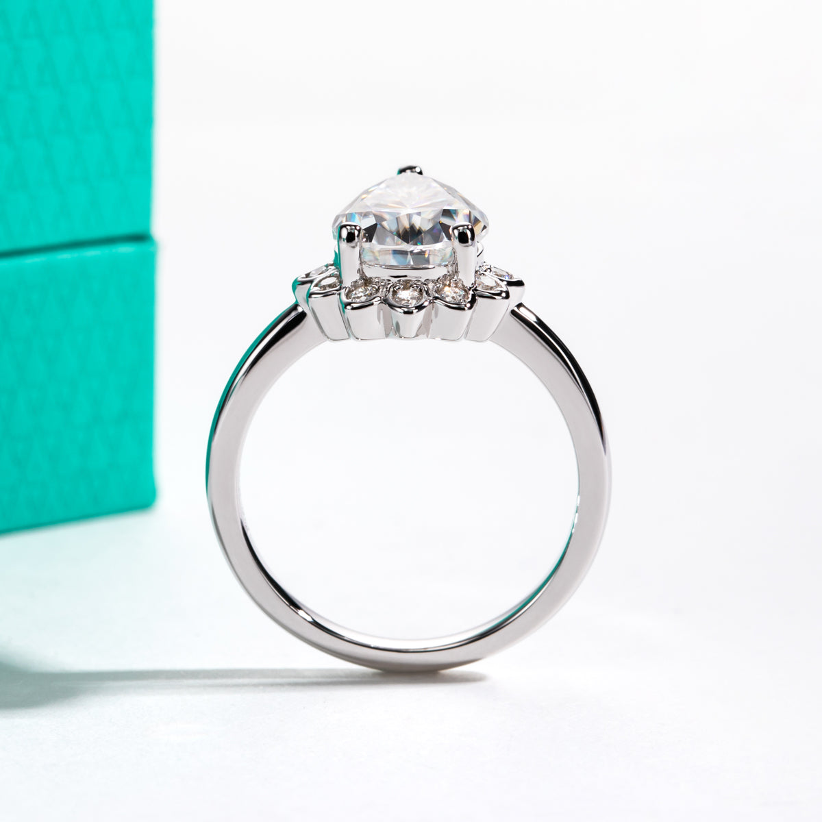 S925 Silver Pear-shaped 8×12mm Moissanite Ring