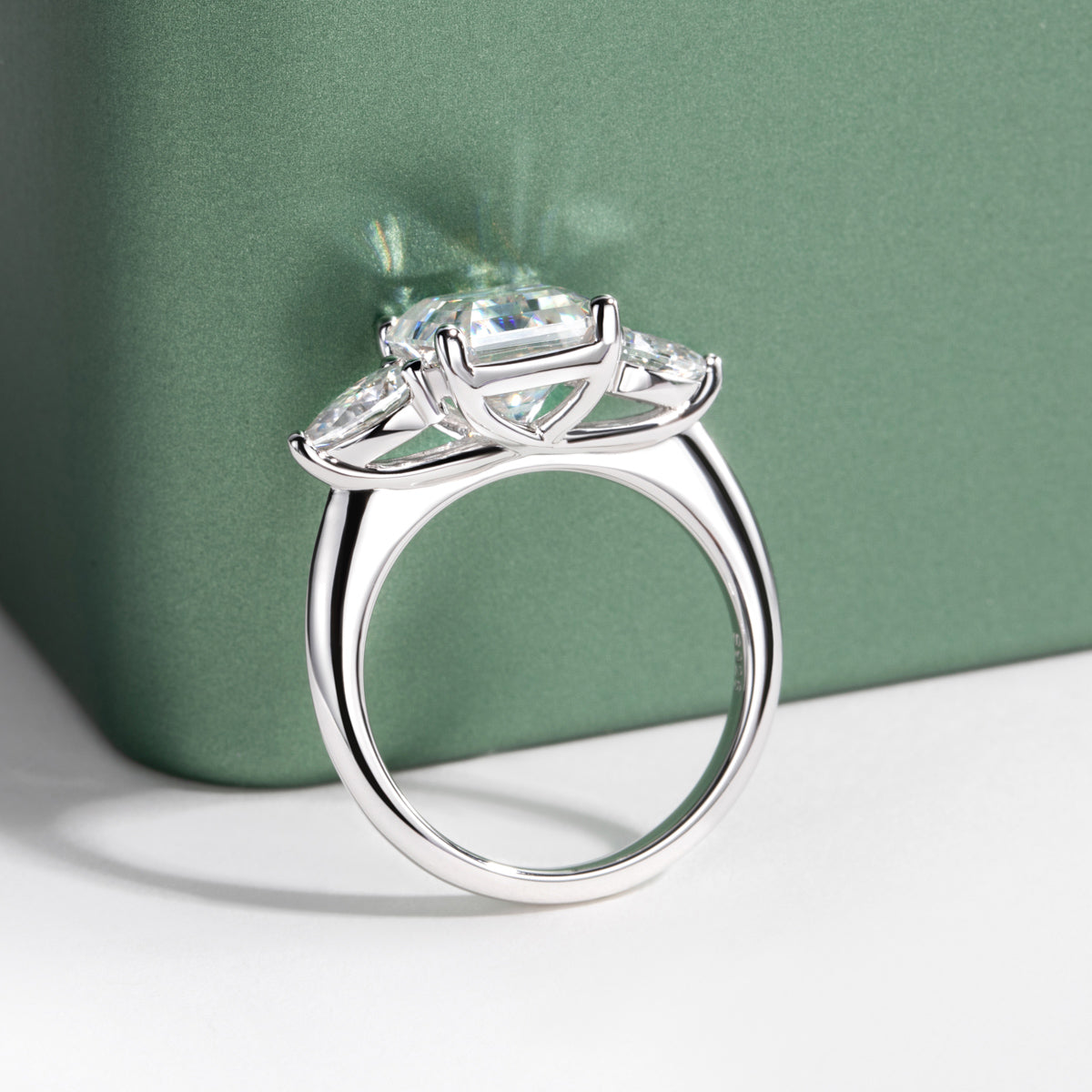 S925 Silver Emerald Cut 8×10mm Moissanite