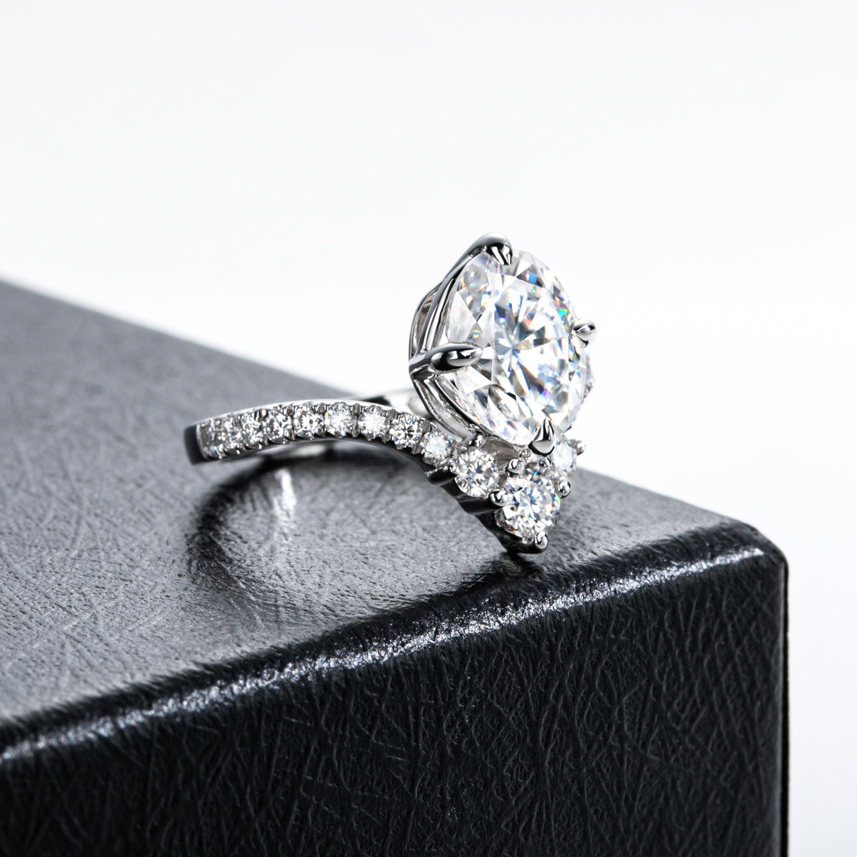 S925 Sterling Silver Oval Moissanite Wedding Ring