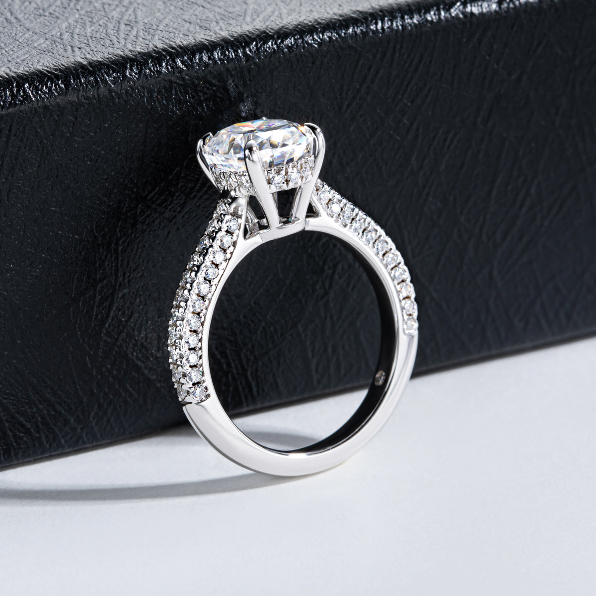 S925 Sterling Silver Oval Moissanite Special Edition Wedding Ring