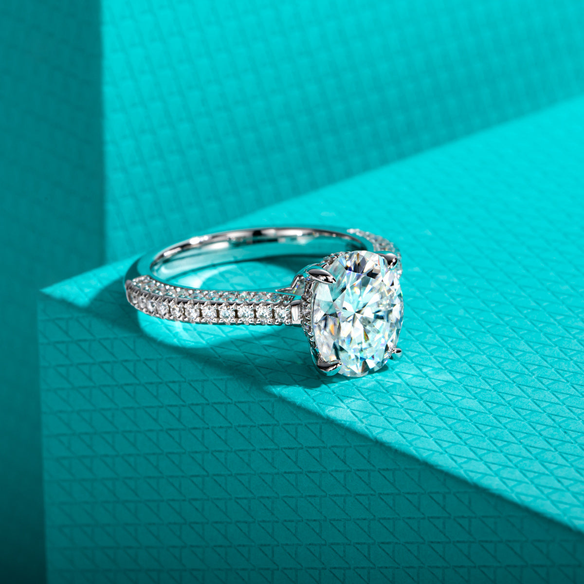 S925 Sterling Silver Oval Moissanite Special Edition Wedding Ring