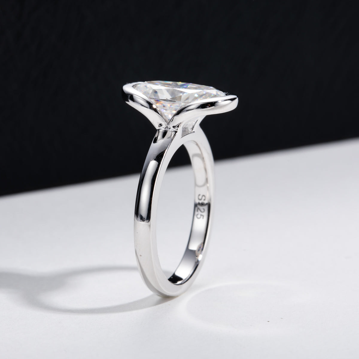 S925 Silver 3.0ct Oval Moissanite Special Edition Ring