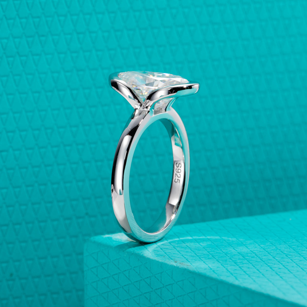S925 Silver 3.0ct Oval Moissanite Special Edition Ring