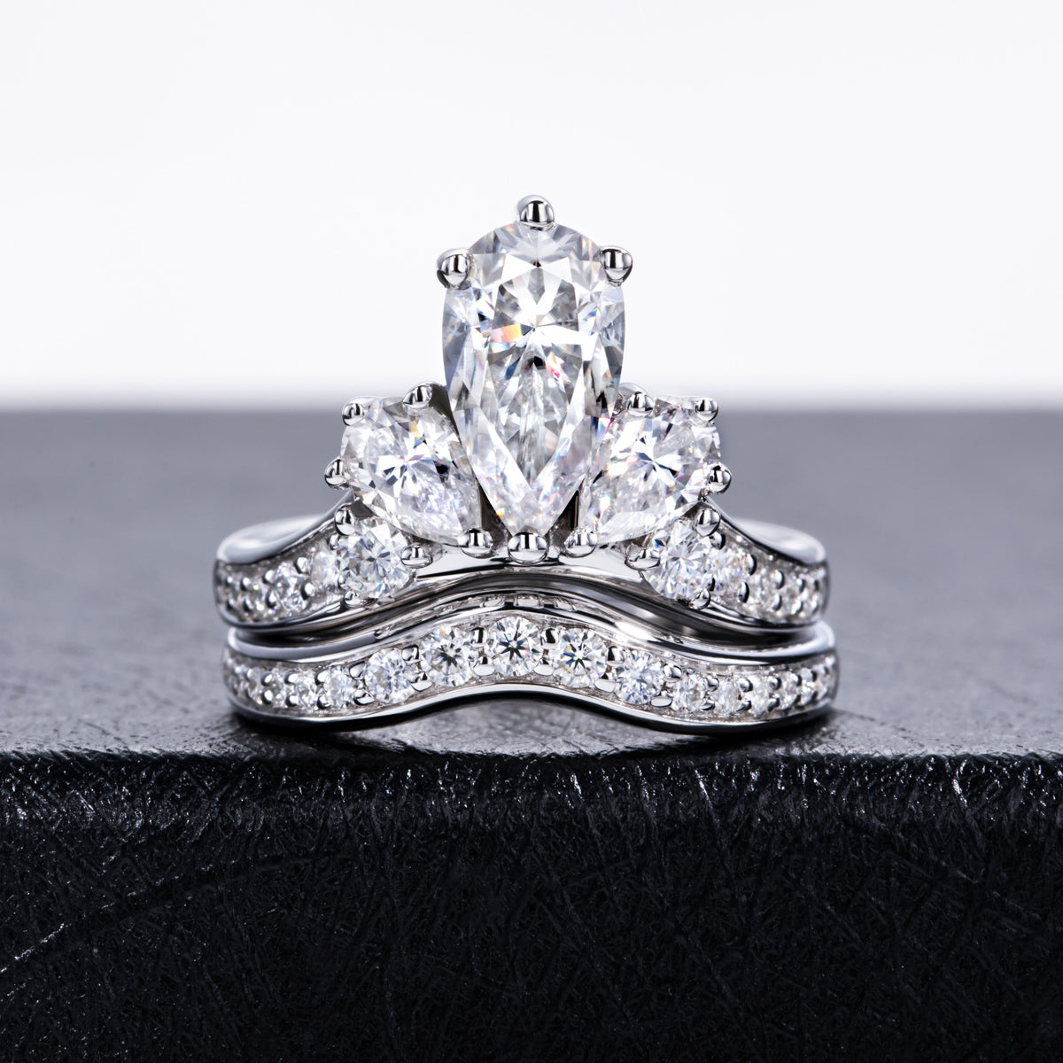 Teardrop‑Shaped Moissanite Crown Stackable Ring Set