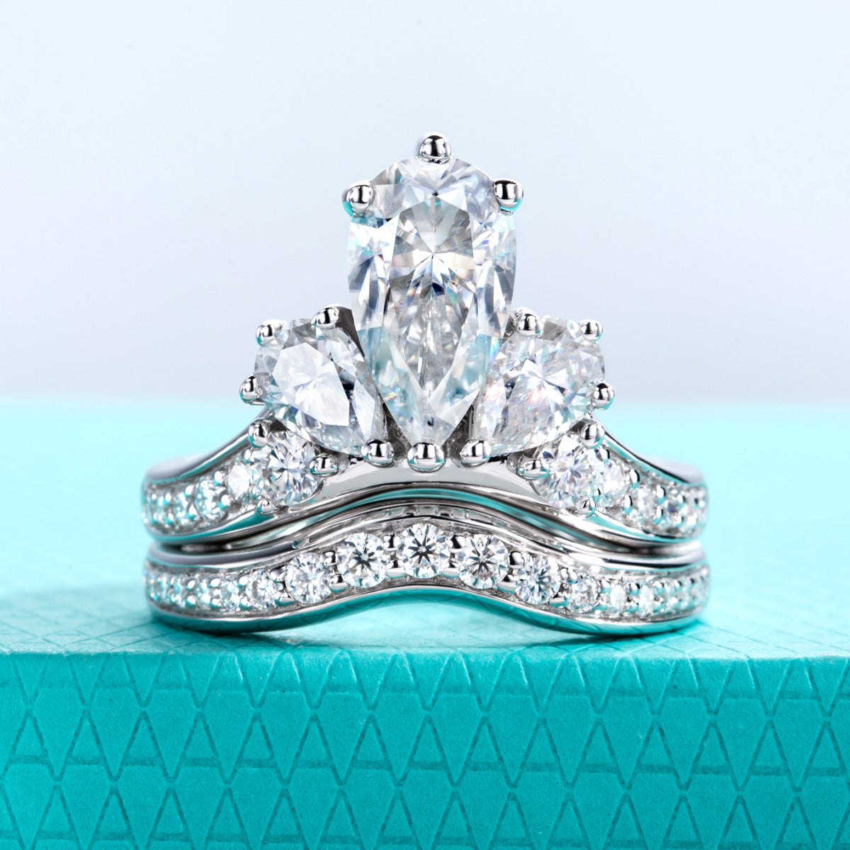 Teardrop‑Shaped Moissanite Crown Stackable Ring Set