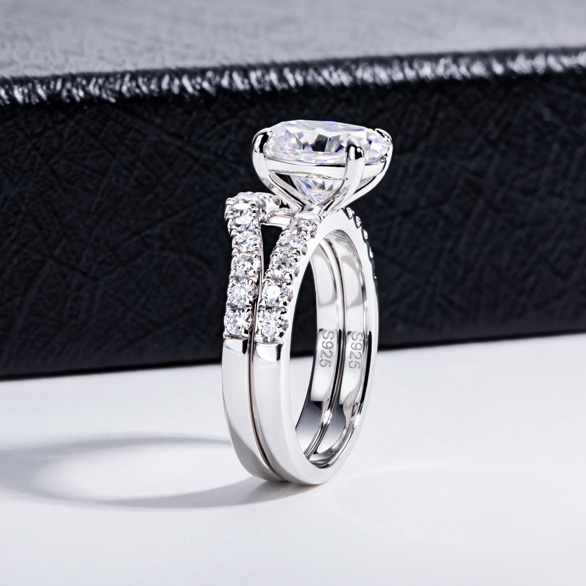 Oval‑Cut Moissanite Stackable Ring Set