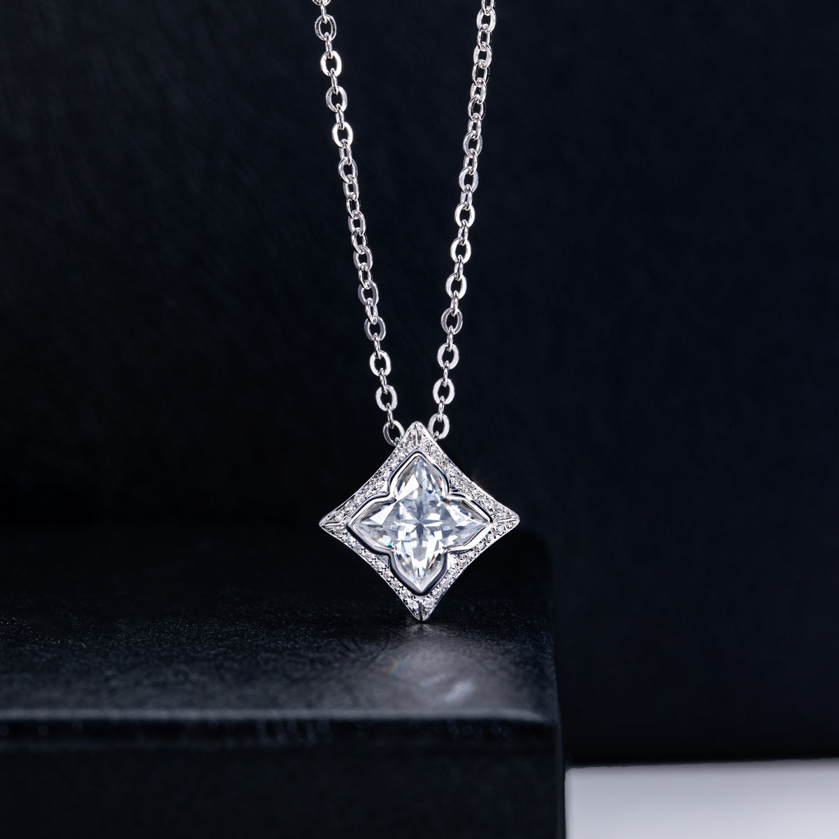 S925‑Silver 2.0CT Princess‑Cut Moissanite Lily‑Grass Pendant