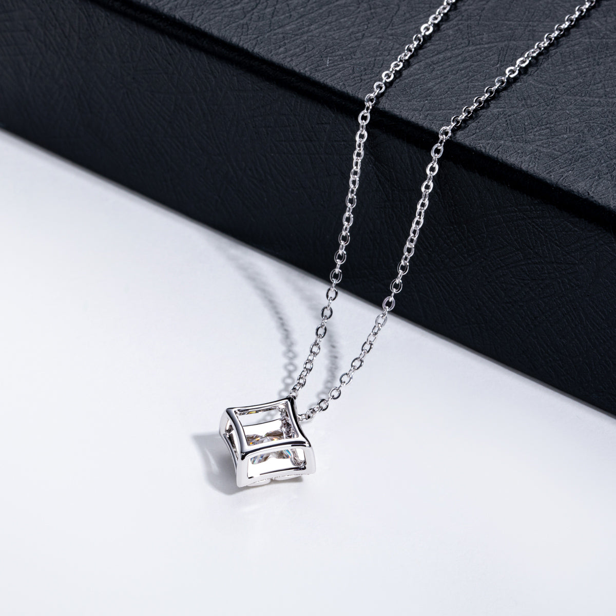 S925‑Silver 2.0CT Princess‑Cut Moissanite Lily‑Grass Pendant