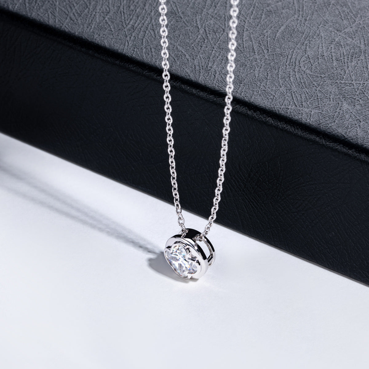 S925‑Silver 2.0‑CT Moissanite Four‑Leaf‑Clover Cut Pendant