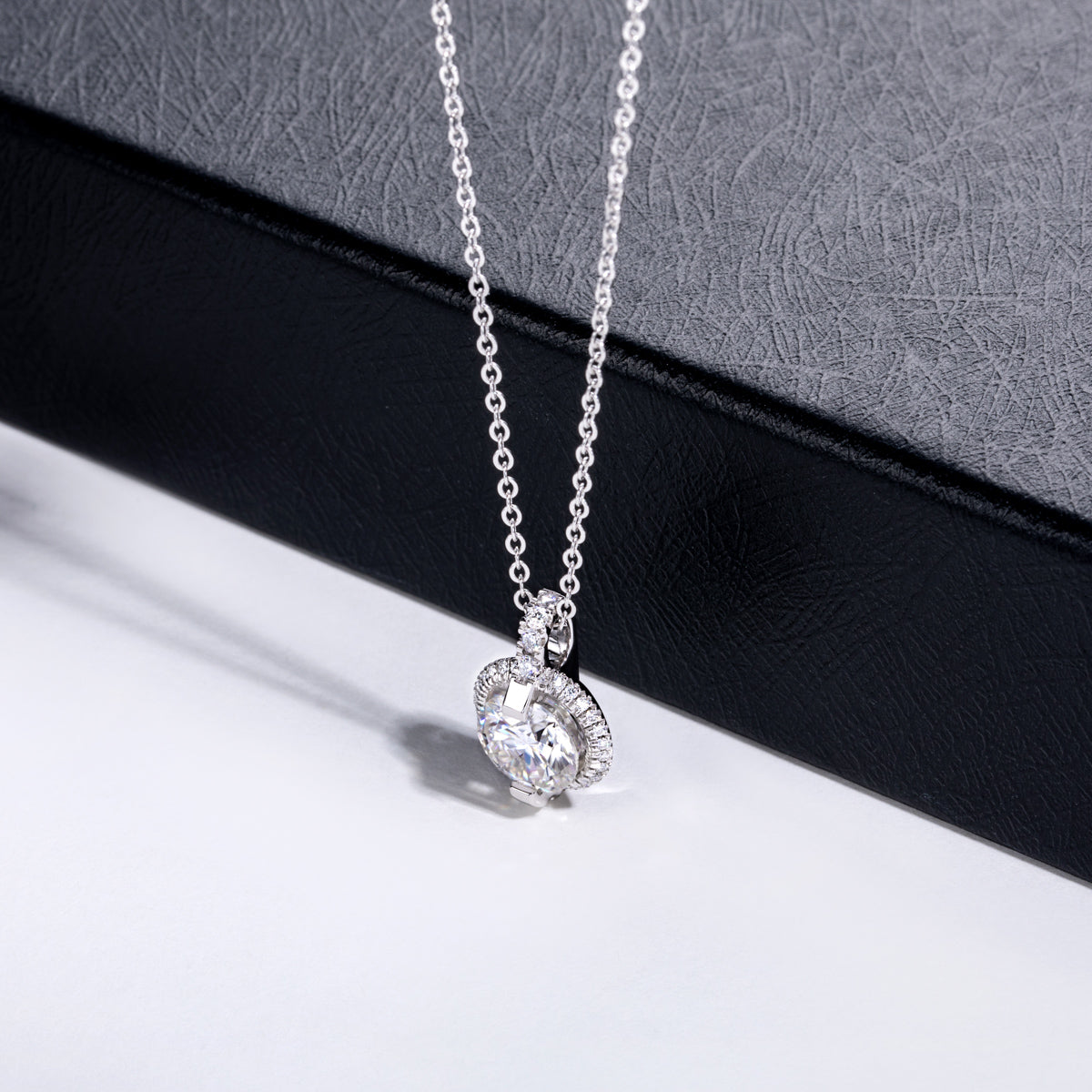 S925‑Silver Round Moissanite Pendant, 3.0 CT