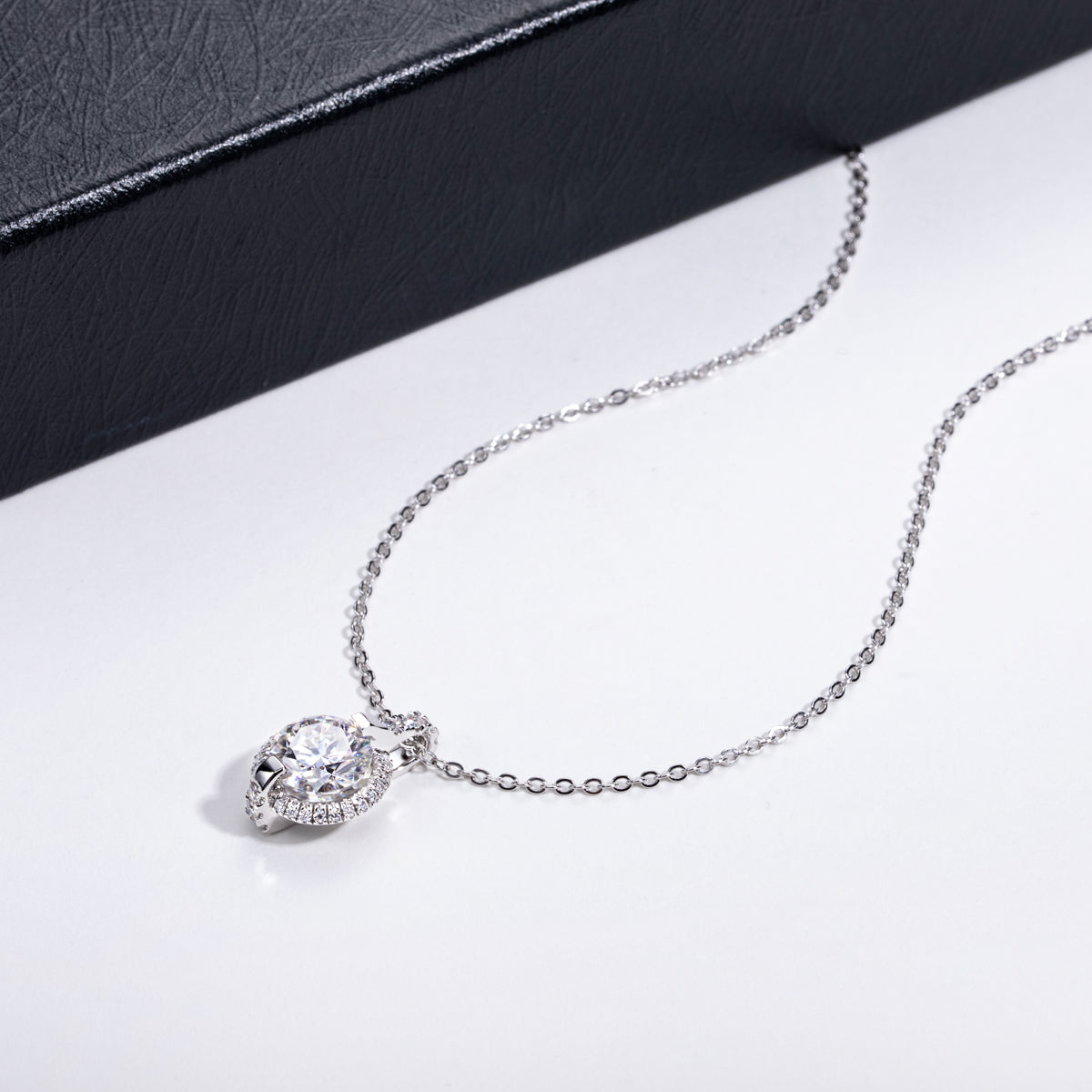 S925‑Silver Round Moissanite Pendant, 3.0 CT