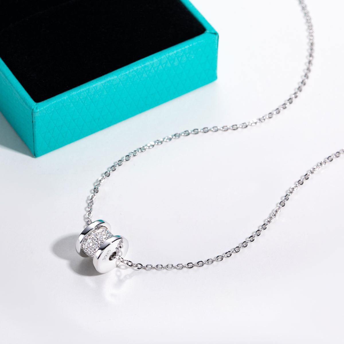 S925 Sterling Silver Moissanite Hourglass Pendant